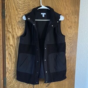 Black Sleeveless Vest with Pockets